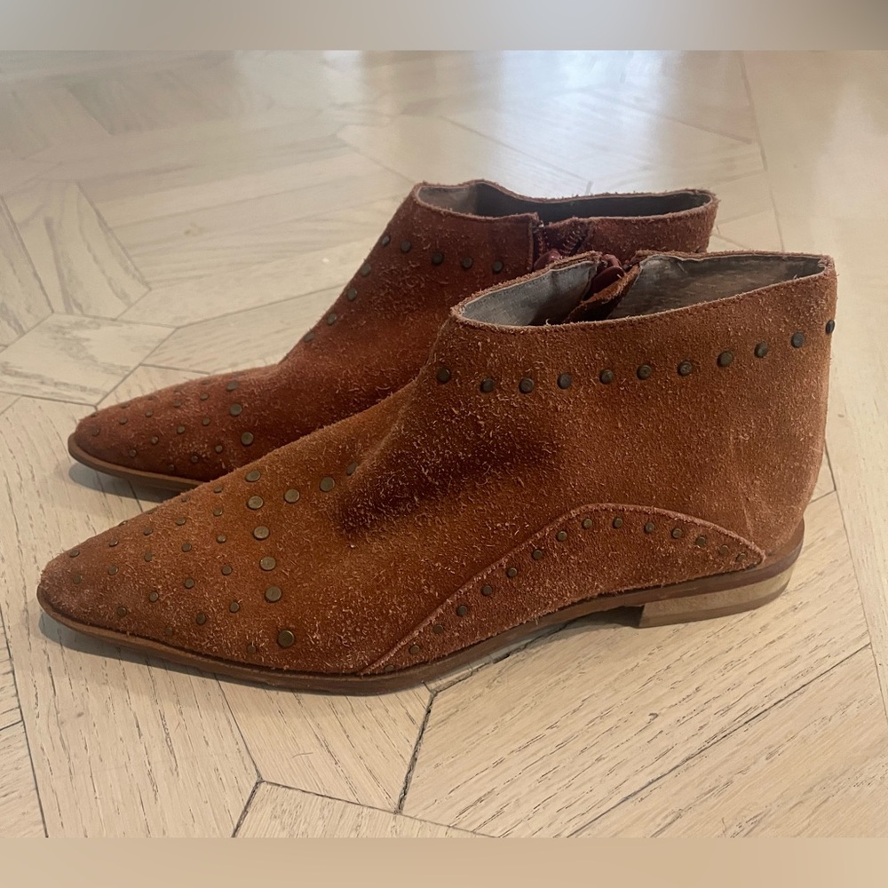 Like new free people suede booties. Size 37